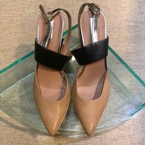 Halogen Shoes! Halogen Colorblock Tan and Gold! Sling back heels!